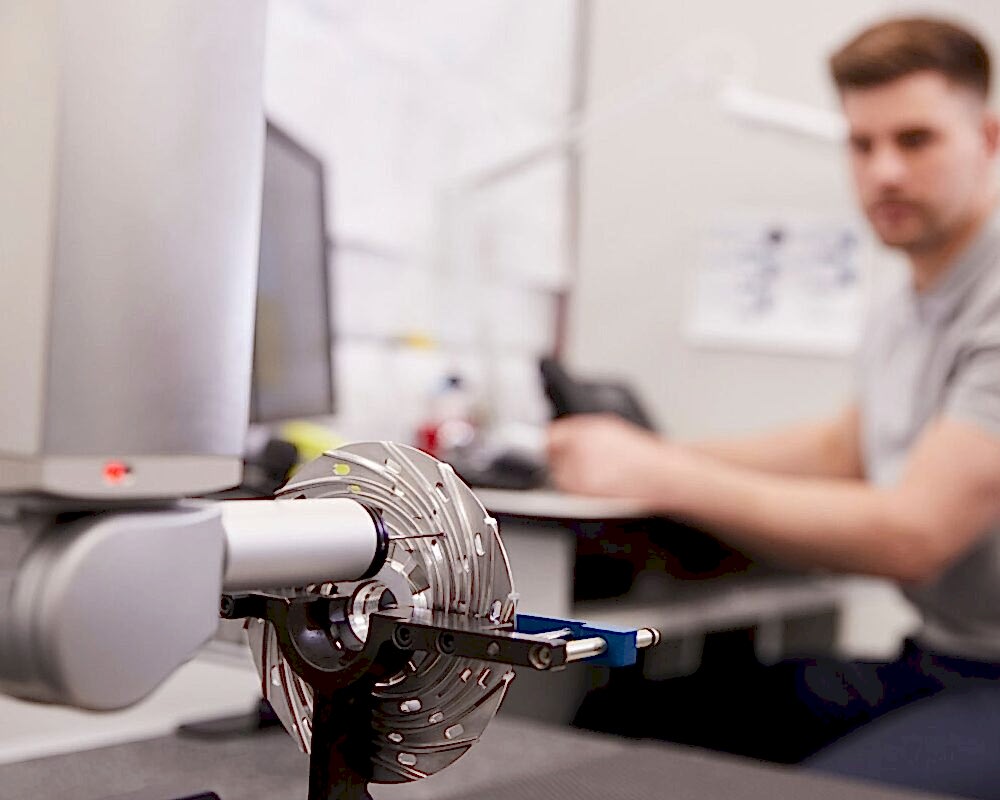 CNC parça ölçümü CMM ile hassas kalite kontrol