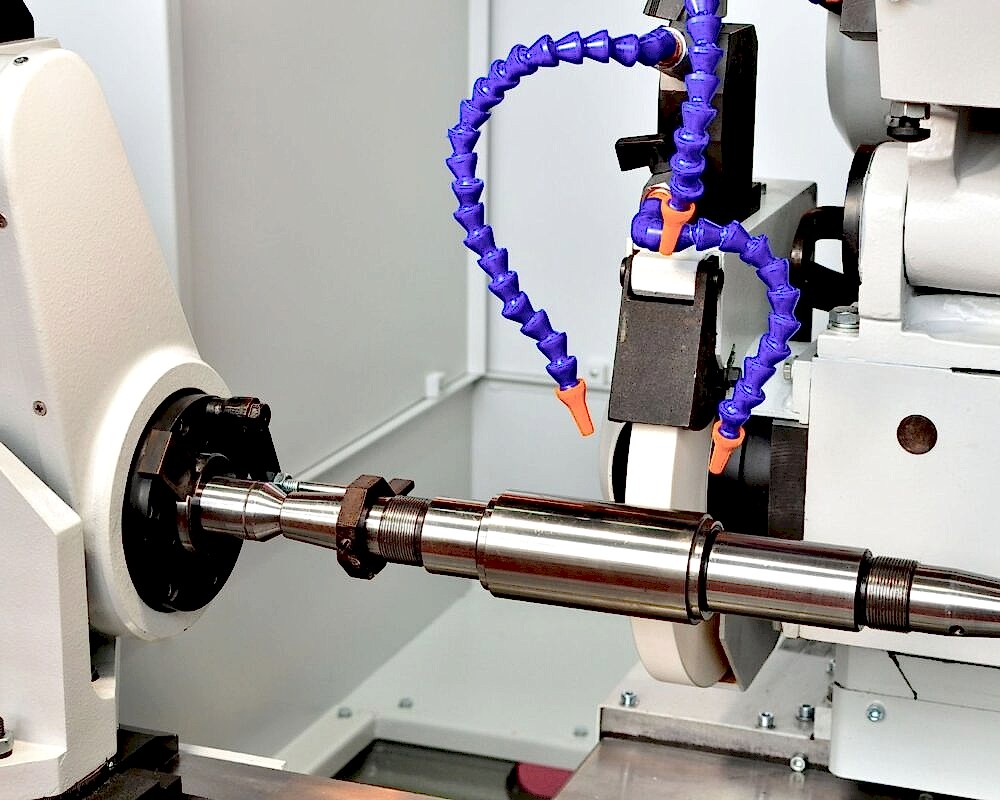 Traktör yedek parça, bir traktörün çalışmasını sürdürebilmesi için gerekli olan tüm mekanik, hareketli ve yardımcı bileşenlerin genel adıdır.