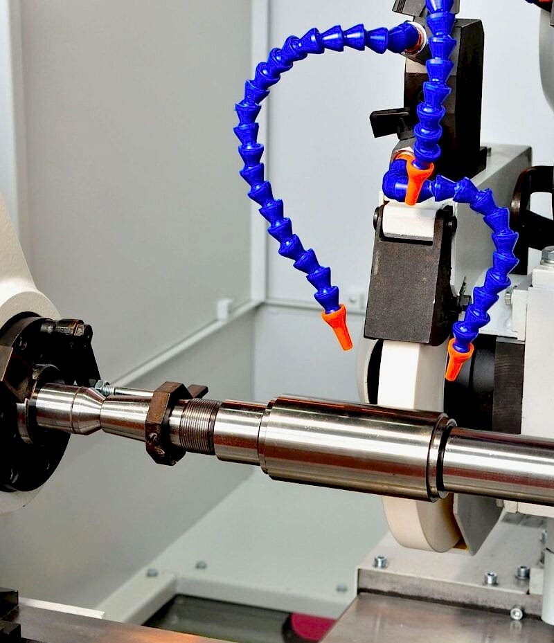 Traktör yedek parça, bir traktörün çalışmasını sürdürebilmesi için gerekli olan tüm mekanik, hareketli ve yardımcı bileşenlerin genel adıdır.